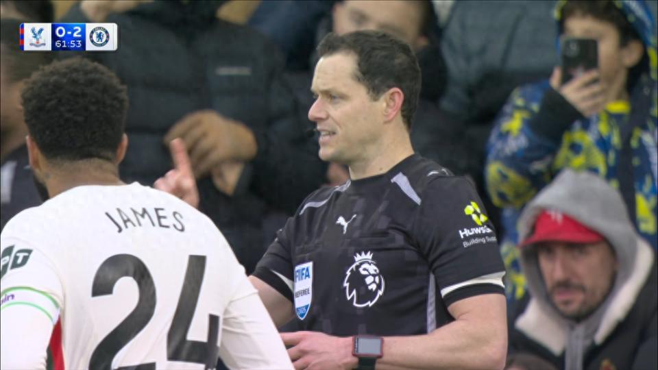 英超巨大争议！坎沃乌龙助攻后送点，手球尺度成疑，曼城太冤了